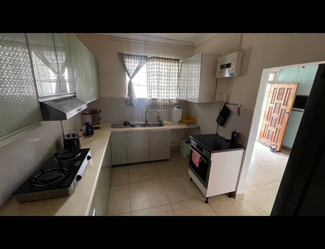 2.5 BEDROOM APARTMENT TO LET IN GLENWOOD